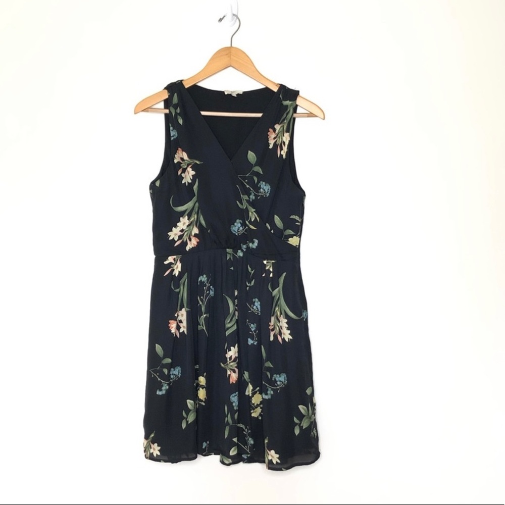 Joie Black Floral Braydon Mini Wrap-Like Dress Small 100% Silk - Picture 3 of 8